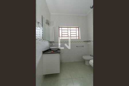 Casa à venda com 239m², 3 quartos e 2 vagasBanheiro Corredor