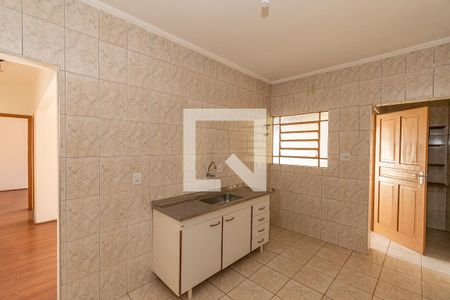 Casa à venda com 239m², 3 quartos e 2 vagasCozinha Edicula Fundos 