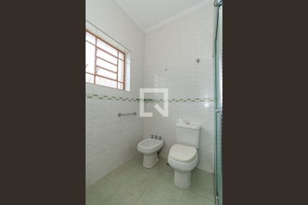 Casa à venda com 239m², 3 quartos e 2 vagasBanheiro Corredor