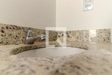 Banheiro de apartamento à venda com 1 quarto, 33m² em Vila Buarque, São Paulo