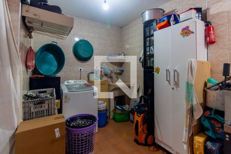 Casa à venda com 200m², 3 quartos e 2 vagas Casa à venda com 200m², 3 quartos e 2 vagasÁrea de Serviço