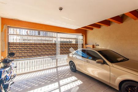 Casa à venda com 200m², 3 quartos e 2 vagas Casa à venda com 200m², 3 quartos e 2 vagasÁrea comum