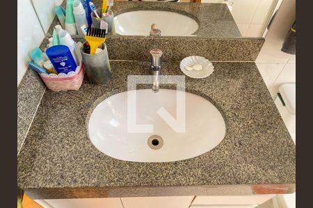 Apartamento à venda com 72m², 3 quartos e 1 vaga Apartamento à venda com 72m², 3 quartos e 1 vagaBanheiro da Suíte