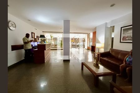 Apartamento à venda com 120m², 3 quartos e sem vaga Apartamento à venda com 120m², 3 quartos e sem vagaPortaria