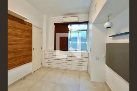 Apartamento à venda com 120m², 3 quartos e sem vaga Apartamento à venda com 120m², 3 quartos e sem vagaSuíte