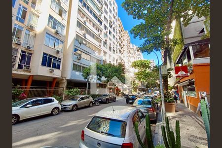 Apartamento à venda com 120m², 3 quartos e sem vaga Apartamento à venda com 120m², 3 quartos e sem vagaVista da Rua