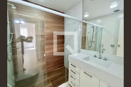 Apartamento à venda com 120m², 3 quartos e sem vaga Apartamento à venda com 120m², 3 quartos e sem vagaBanheiro social