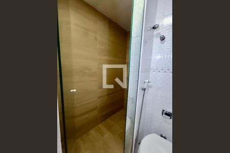 Apartamento à venda com 120m², 3 quartos e sem vaga Apartamento à venda com 120m², 3 quartos e sem vagaSuíte banheiro