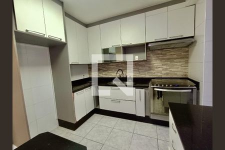 Apartamento à venda com 120m², 3 quartos e sem vaga Apartamento à venda com 120m², 3 quartos e sem vagaCopa Cozinha