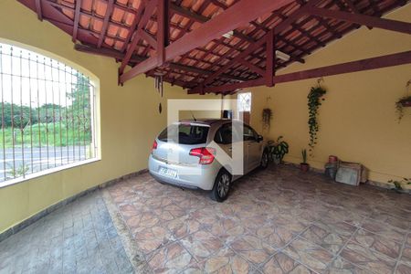 Casa à venda com 180m², 3 quartos e 3 vagasQuintal - Garagem