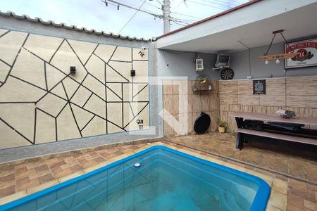 Casa à venda com 180m², 3 quartos e 3 vagasPiscina