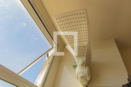 Apartamento para alugar com 44m², 2 quartos e 1 vagaDetalhe do banheiro