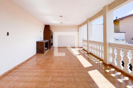 Casa à venda com 320m², 3 quartos e 3 vagas Casa à venda com 320m², 3 quartos e 3 vagasÁrea - Churrasqueira