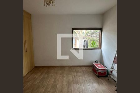 Casa à venda com 450m², 8 quartos e 3 vagasSuíte 1