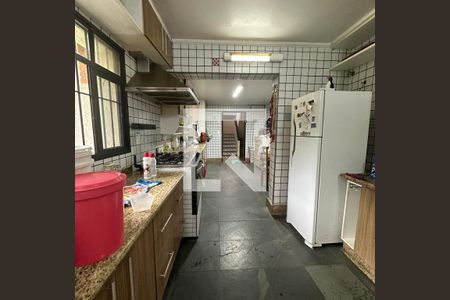 Casa à venda com 450m², 8 quartos e 3 vagasCozinha 