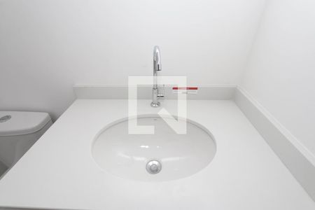 Apartamento à venda com 67m², 2 quartos e 2 vagas Apartamento à venda com 67m², 2 quartos e 2 vagasBanheiro da Suite