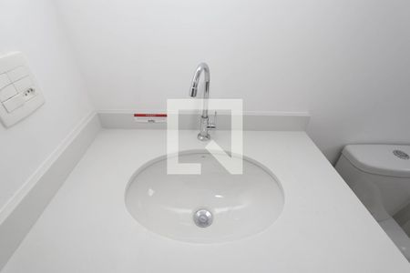 Apartamento à venda com 67m², 2 quartos e 2 vagas Apartamento à venda com 67m², 2 quartos e 2 vagasBanheiro da Suite 2