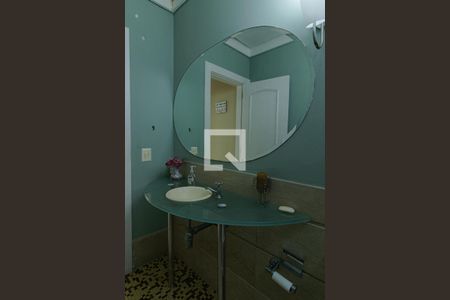 Casa de condomínio à venda com 440m², 4 quartos e 4 vagas Casa de condomínio à venda com 440m², 4 quartos e 4 vagasLavabo