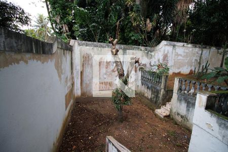 Casa de condomínio à venda com 440m², 4 quartos e 4 vagas Casa de condomínio à venda com 440m², 4 quartos e 4 vagasÁrea Externa