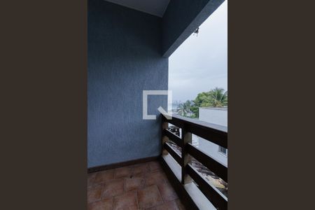 Casa de condomínio à venda com 440m², 4 quartos e 4 vagas Casa de condomínio à venda com 440m², 4 quartos e 4 vagasVaranda Quarto 3