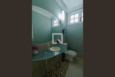 Casa de condomínio à venda com 440m², 4 quartos e 4 vagas Casa de condomínio à venda com 440m², 4 quartos e 4 vagasLavabo