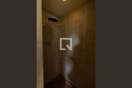 Casa de condomínio à venda com 440m², 4 quartos e 4 vagas Casa de condomínio à venda com 440m², 4 quartos e 4 vagasChuveiro Sauna