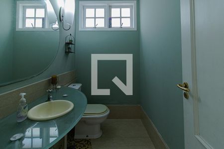 Casa de condomínio à venda com 440m², 4 quartos e 4 vagas Casa de condomínio à venda com 440m², 4 quartos e 4 vagasLavabo