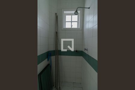 Casa de condomínio à venda com 440m², 4 quartos e 4 vagas Casa de condomínio à venda com 440m², 4 quartos e 4 vagasBanheiro de serviço