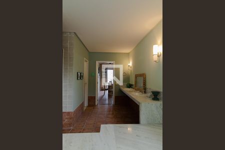 Casa de condomínio à venda com 440m², 4 quartos e 4 vagas Casa de condomínio à venda com 440m², 4 quartos e 4 vagasHidromassagem