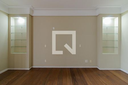 Casa de condomínio à venda com 440m², 4 quartos e 4 vagas Casa de condomínio à venda com 440m², 4 quartos e 4 vagasQuarto 2