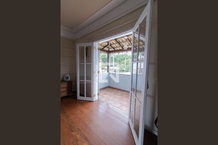 Casa de condomínio à venda com 440m², 4 quartos e 4 vagas Casa de condomínio à venda com 440m², 4 quartos e 4 vagasQuarto 1