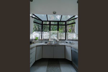 Casa de condomínio à venda com 440m², 4 quartos e 4 vagas Casa de condomínio à venda com 440m², 4 quartos e 4 vagasCozinha