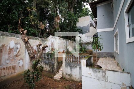 Casa de condomínio à venda com 440m², 4 quartos e 4 vagas Casa de condomínio à venda com 440m², 4 quartos e 4 vagasÁrea Externa