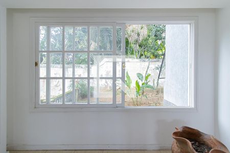 Casa de condomínio à venda com 440m², 4 quartos e 4 vagas Casa de condomínio à venda com 440m², 4 quartos e 4 vagasSala