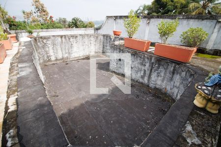 Casa de condomínio à venda com 440m², 4 quartos e 4 vagas Casa de condomínio à venda com 440m², 4 quartos e 4 vagasPiscina