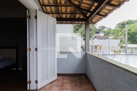 Casa de condomínio à venda com 440m², 4 quartos e 4 vagas Casa de condomínio à venda com 440m², 4 quartos e 4 vagasVaranda Quarto 1