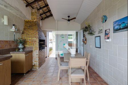 Casa de condomínio à venda com 440m², 4 quartos e 4 vagas Casa de condomínio à venda com 440m², 4 quartos e 4 vagasÁrea gourmet