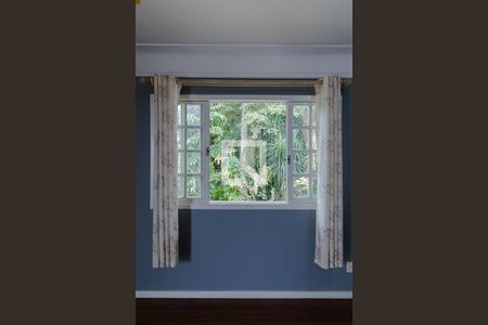 Casa de condomínio à venda com 440m², 4 quartos e 4 vagas Casa de condomínio à venda com 440m², 4 quartos e 4 vagasQuarto 3