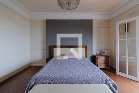 Casa de condomínio à venda com 440m², 4 quartos e 4 vagas Casa de condomínio à venda com 440m², 4 quartos e 4 vagasQuarto 1