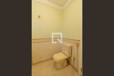 Casa de condomínio à venda com 440m², 4 quartos e 4 vagas Casa de condomínio à venda com 440m², 4 quartos e 4 vagasBanheiro Quarto 3