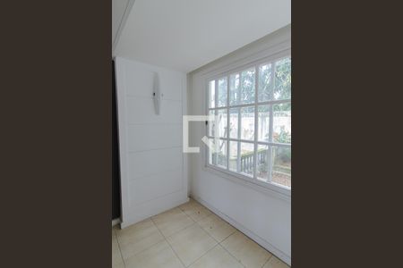 Casa de condomínio à venda com 440m², 4 quartos e 4 vagas Casa de condomínio à venda com 440m², 4 quartos e 4 vagasSala