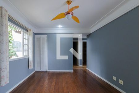 Casa de condomínio à venda com 440m², 4 quartos e 4 vagas Casa de condomínio à venda com 440m², 4 quartos e 4 vagasQuarto 3