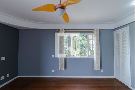 Casa de condomínio à venda com 440m², 4 quartos e 4 vagas Casa de condomínio à venda com 440m², 4 quartos e 4 vagasQuarto 3