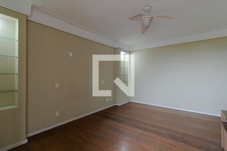 Casa de condomínio à venda com 440m², 4 quartos e 4 vagas Casa de condomínio à venda com 440m², 4 quartos e 4 vagasQuarto 2