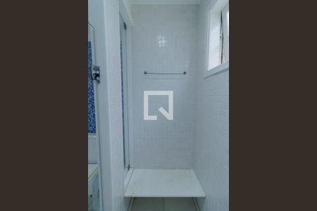 Casa de condomínio à venda com 440m², 4 quartos e 4 vagas Casa de condomínio à venda com 440m², 4 quartos e 4 vagasBanheiro Quarto 4