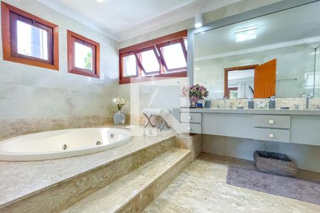 Casa à venda com 620m², 4 quartos e 6 vagas Casa à venda com 620m², 4 quartos e 6 vagasBanheiro da Suíte principal
