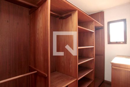 Casa para alugar com 224m², 3 quartos e 3 vagasDetalhe Quarto 1 Suíte Closet