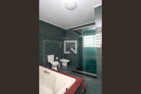 Casa para alugar com 224m², 3 quartos e 3 vagasBanheiro Quarto 1 Suíte