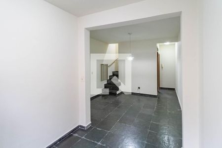 Sala de casa de condomínio para alugar com 3 quartos, 70m² em Dona Clara, Belo Horizonte