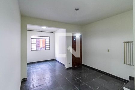Sala de casa de condomínio para alugar com 3 quartos, 70m² em Dona Clara, Belo Horizonte